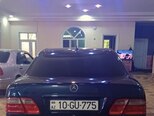 Mercedes E 240-2