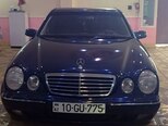 Mercedes E 240-1