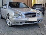 Mercedes E 320-1