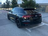 Audi Q8-19