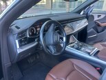 Audi Q8-6