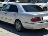 Mercedes E 320-2