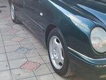 Mercedes E 230-5
