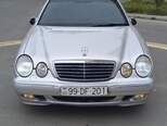 Mercedes E 320-1