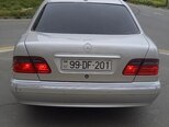 Mercedes E 320-4