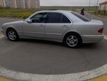 Mercedes E 320-5