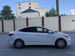 Hyundai Accent-2