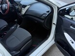 Hyundai Accent-10