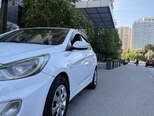 Hyundai Accent-4