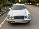 Mercedes E 280-1