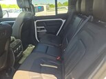 Land Rover Defender-7