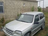 Chevrolet Niva-1