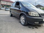 Opel Zafira-9