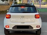 Hyundai Venue-8
