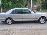 Mercedes E 240-11