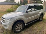 Mitsubishi Pajero-4
