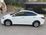 Hyundai Accent-4
