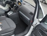 Opel Zafira-4