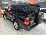 Mitsubishi Pajero-5