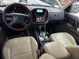 Mitsubishi Pajero-13