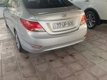 Hyundai Accent-12