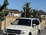 Mitsubishi Pajero-4
