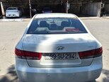 Hyundai Sonata-11