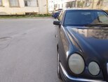 Mercedes E 230-4