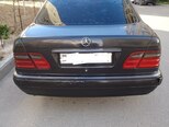 Mercedes E 230-5