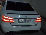 Mercedes E 220-13