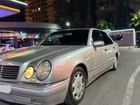 Mercedes E 240-2