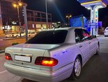 Mercedes E 240-6