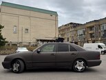 Mercedes E 220-2