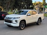 Mitsubishi L200-1