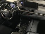 Lexus ES 300h-11