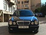 Mercedes E 220-11