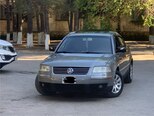 Volkswagen Passat-1