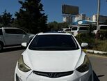 Hyundai Elantra-1