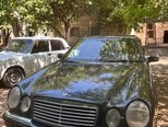 Mercedes E 230-1