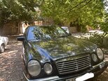 Mercedes E 230-5