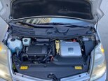 Toyota Prius-12