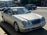 Mercedes E 240-1