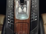 Porsche Panamera Turbo-23