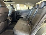 Lexus ES 300h-15