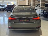 Lexus ES 300h-9