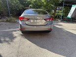 Hyundai Elantra-4