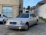 Mercedes E 240-1