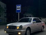 Mercedes E 240-5