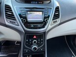 Hyundai Elantra-13