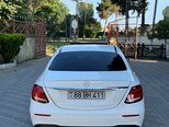 Mercedes E 300-11